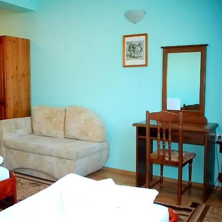 Strakova House 3*
