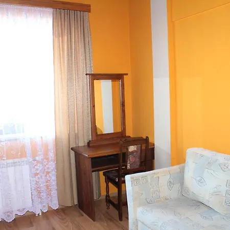 Strakova House 3*